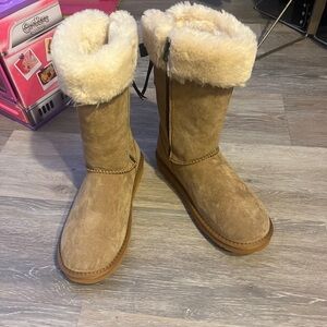 Cozy Tan Shearling-Lined Boots